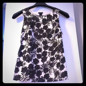 Anne Taylor tank black on white flowered pattern
